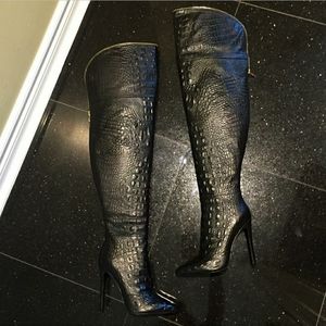 Iamjenniferle Caiman II (original version)